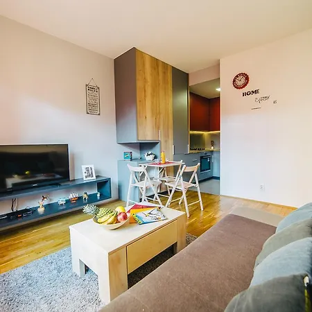 Cozy Apt. In The Heart Of Old Town- Free Parking Appartamento *