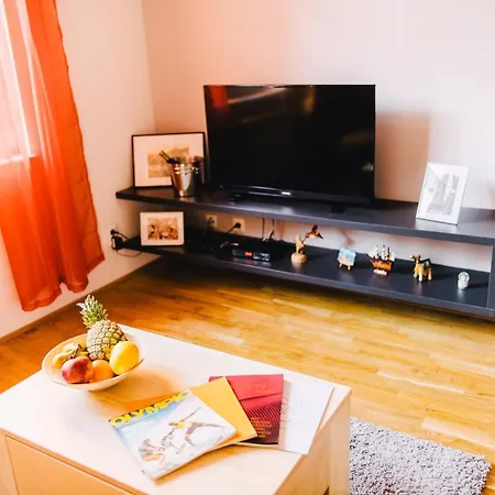 Cozy Apt. In The Heart Of Old Town- Free Parking