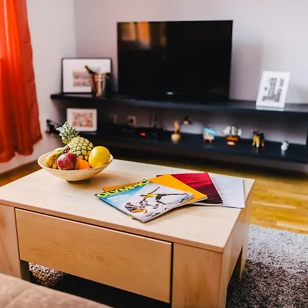 Cozy Apt. In The Heart Of Old Town- Free Parking Appartamento