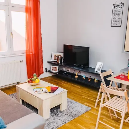 Cozy Apt. In The Heart Of Old Town- Free Parking Appartamento