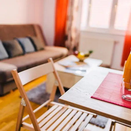 Cozy Apt. In The Heart Of Old Town- Free Parking Appartamento *